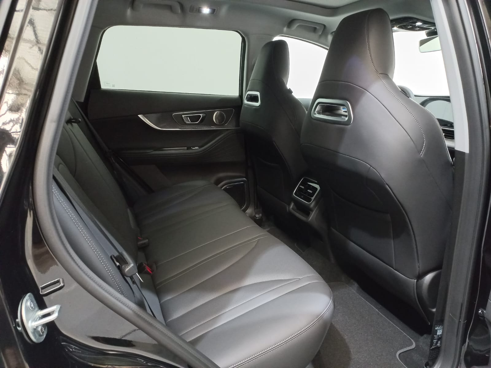 EBRO s700 S700 PHEV Luxury
