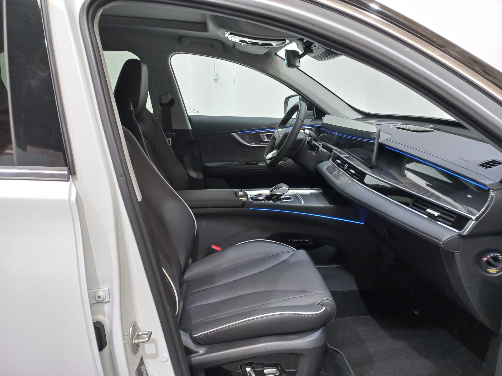 EBRO s700 S700 HEV Luxury