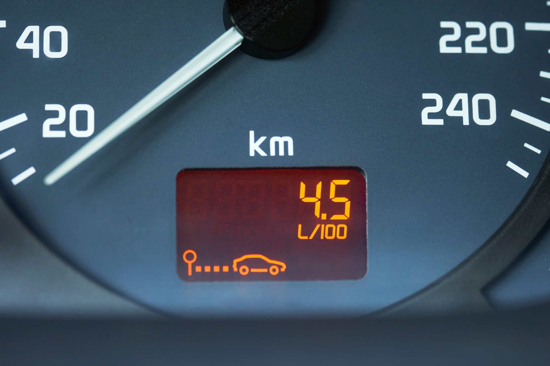 ahorrar gasolina coche consumo real